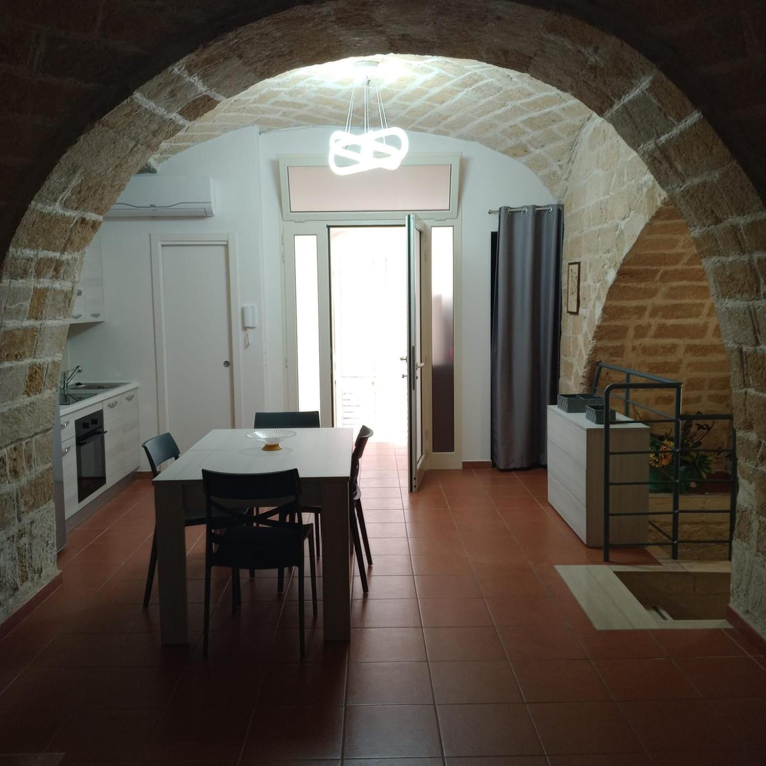 Casa Vacanza Nel Cuore Della Pietra บาร์เลตตา ภายนอก รูปภาพ