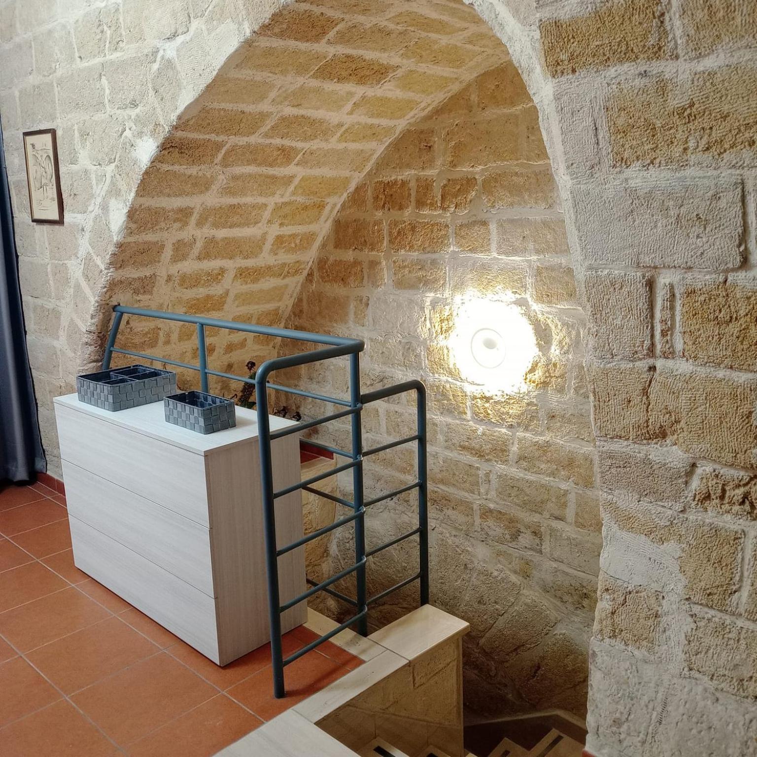 Casa Vacanza Nel Cuore Della Pietra บาร์เลตตา ภายนอก รูปภาพ