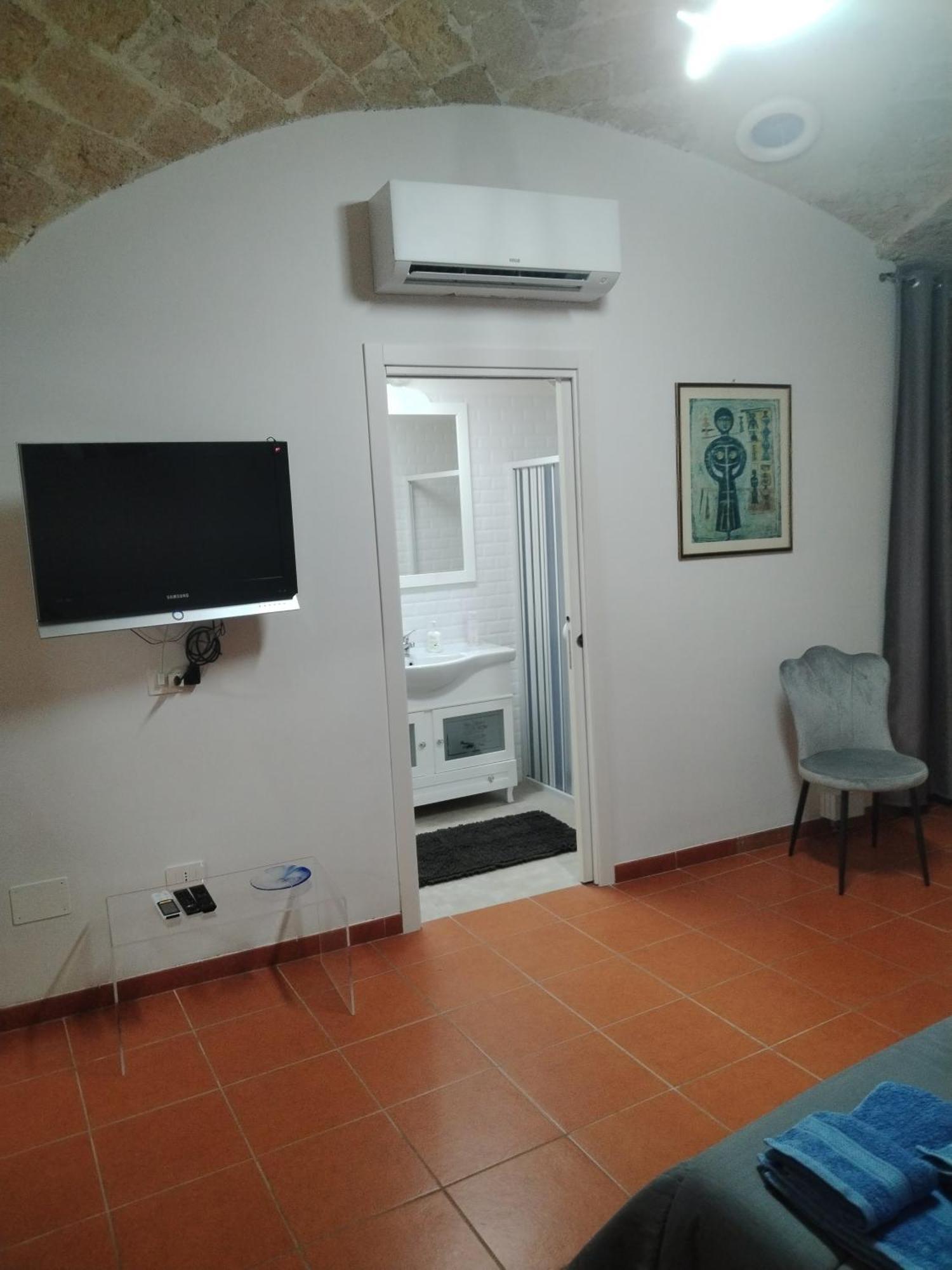 Casa Vacanza Nel Cuore Della Pietra บาร์เลตตา ภายนอก รูปภาพ